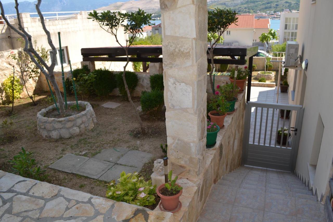 Apartment Lora Pag Town Εξωτερικό φωτογραφία